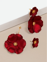 Load image into Gallery viewer, Metallic Double Flower Earring
